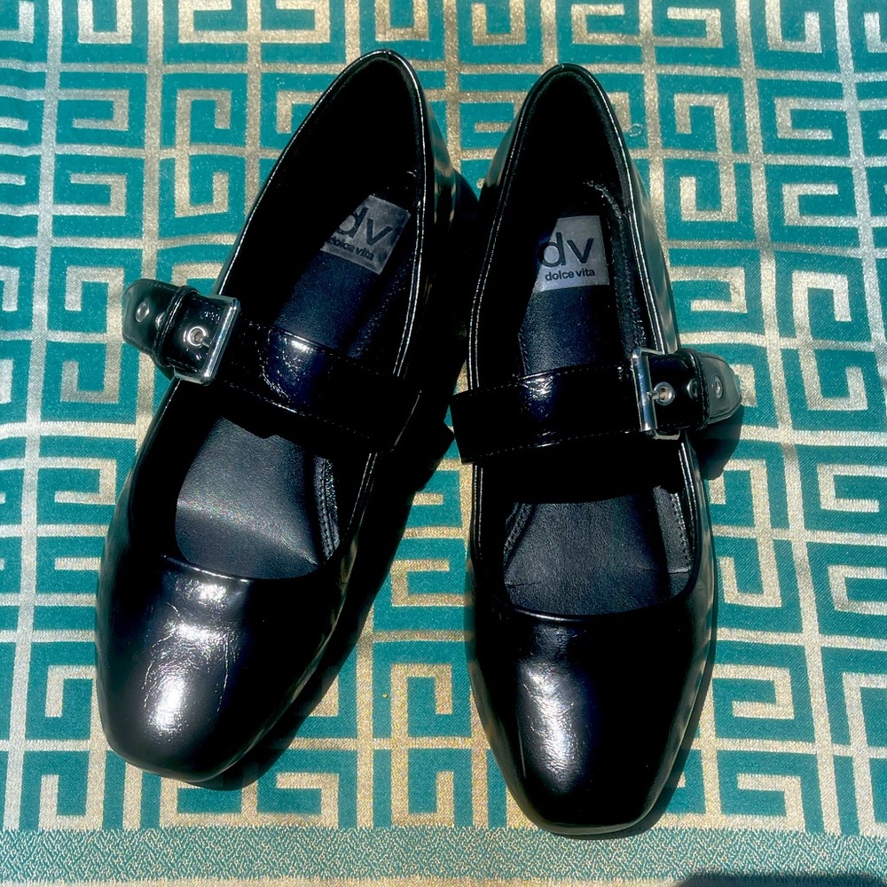 DV by Dolce Vita square toe patent faux leather Mary Jane flats